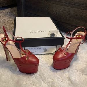 Authentic Gucci Leather Platform Pumps